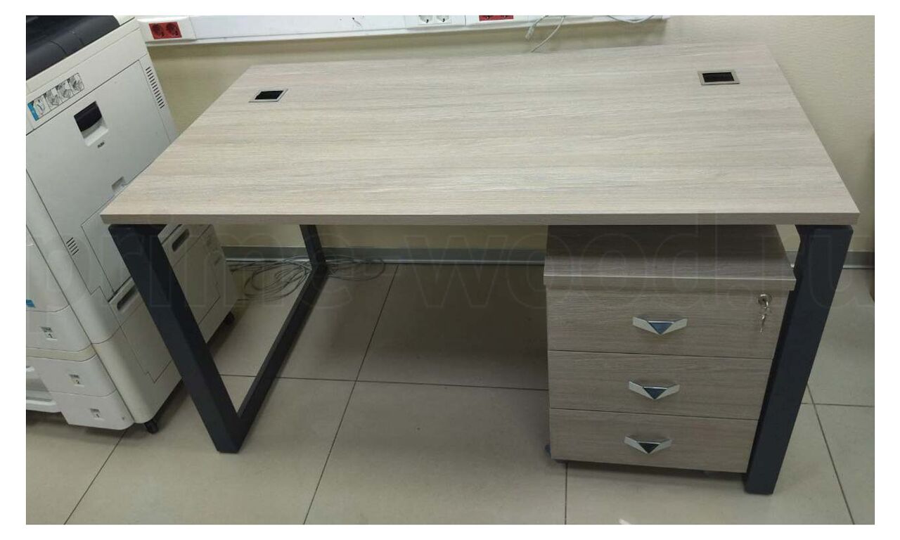 Стол рабочий руководителя на О-образном металлокаркасе ONIX DIRECT 138x80x75 цвет: Дуб Аттик - фото со сборки